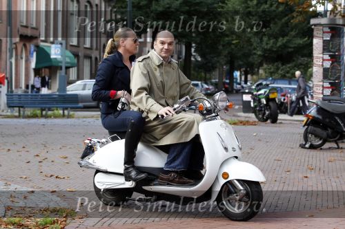 Amsterdam 25 september 2010
Monique Collignon met haar man Henny op de electrische scooter.
Peter Smulders bv