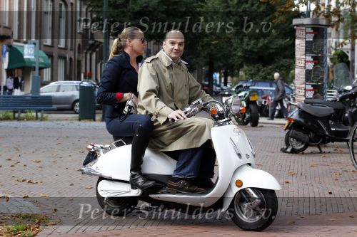 Amsterdam 25 september 2010
Monique Collignon met haar man Henny op de electrische scooter.
Peter Smulders bv
