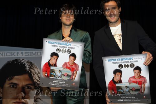 Volendam 30 september 2010
Presentatie CD ,uitreiking gouden en platina platen en presentatie strip Nick en Simon.
Peter Smulders bv