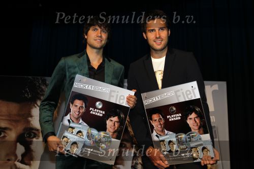 Volendam 30 september 2010
Presentatie CD ,uitreiking gouden en platina platen en presentatie strip Nick en Simon.
Peter Smulders bv