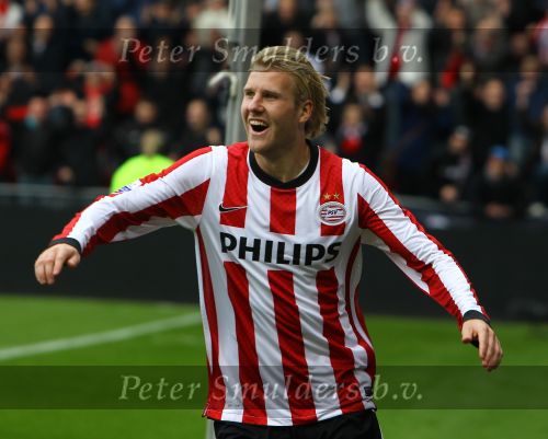 Eindhoven, 24 Oktober 2010
Kompetitiewedstrijd PSV-Feyenoord, eindstand 10-0 Seizoen 2010/2011
De grootste nederlaag van Feyenoord ooit in het betaalde voetbal
Evenaring van de grootste overwinning PSV in het betaald Voetbal
Ola Toivonen
Foto Junior Smulders