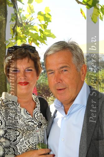 Overveen, 11 Oktober 2010
Uitreiking Zilver Ui bij Rest. De Bokkedoorn
Otto Lenselink met zijn vrouw
Foto Peter Smulders BV