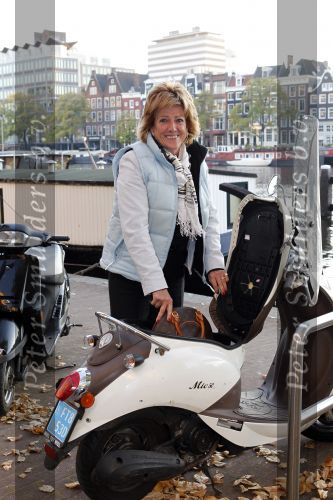 Amsterdam 11 oktober 2010
Pamela Teves op scooter.
Peter Smulders bv