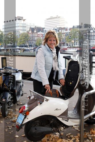 Amsterdam 11 oktober 2010
Pamela Teves op scooter.
Peter Smulders bv
