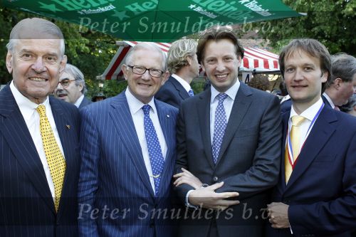 Breukelen 16 juni 2010
Haringparty op Neyenrode. Pieter v Vollenhoven met Prins Floris en Guido den Aantrekker
Peter Smulders bv