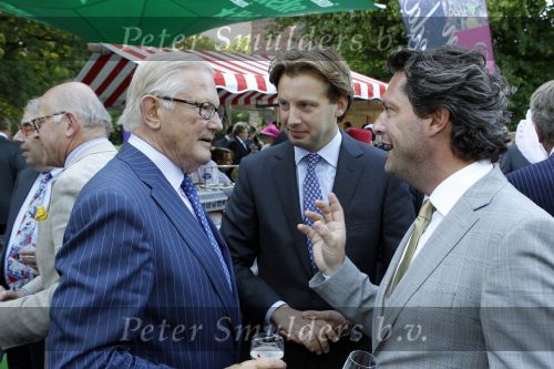 Breukelen 16 juni 2010
Haringparty op Neyenrode. Pieter v Vollenhoven met Prins Floris en Guido den Aantrekker
Peter Smulders bv