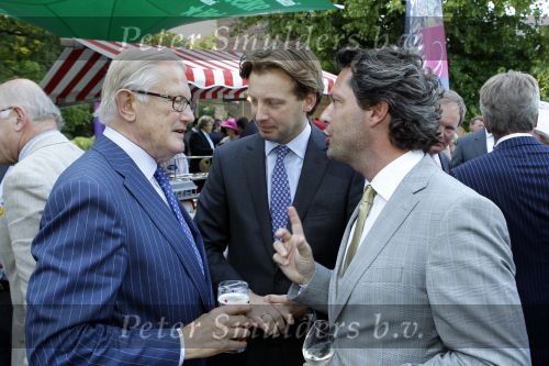 Breukelen 16 juni 2010
Haringparty op Neyenrode. Pieter v Vollenhoven met Prins Floris en Guido den Aantrekker
Peter Smulders bv