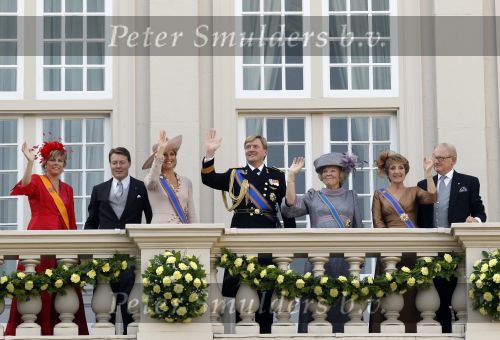 Den Haag 21 september 2010
Prinsjesdag 2010 op het binnenhof en bij paleis Noordeinde. Koningin Beatrix Prins Willem Alexander Prinses Maxima Prins Constantijn Prinses Laurentien Pieter v Vollenhoven en Prinses Margriet
Peter Smulders bv