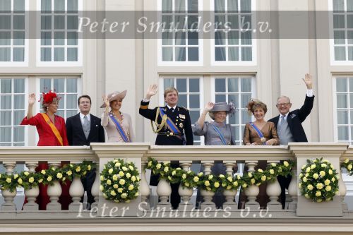 Den Haag 21 september 2010
Prinsjesdag 2010 op het binnenhof en bij paleis Noordeinde. Koningin Beatrix Prins Willem Alexander Prinses Maxima Prins Constantijn Prinses Laurentien Pieter v Vollenhoven en Prinses Margriet
Peter Smulders bv