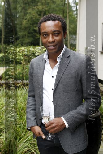 Huizen 30 september 2010
Presentatie Talkies bij Eric Kuster. regi Blinker
Peter Smulders bv