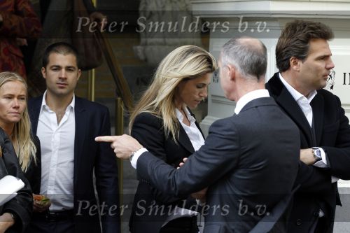 Amsterdam 12 oktober 2010
Herdenkingsdienst van Antonie Kamerling in het Amstel Hotel. De wagens van de stoet waren allemaal cadillac s. Reinout Oerlemans en Danielle Overgaag
Peter Smulders bv