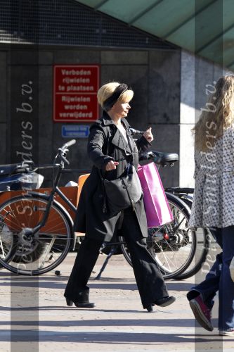 Amsterdam 9 oktober 2010
Renee Soutendijk doet boodschappen.
Peter Smulders bv