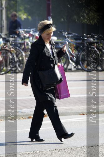 Amsterdam 9 oktober 2010
Renee Soutendijk doet boodschappen.
Peter Smulders bv