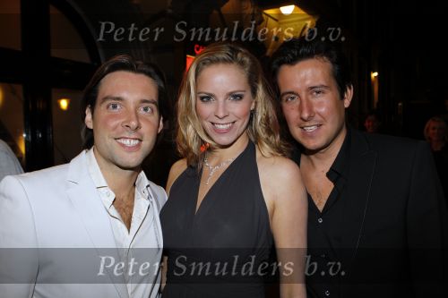 Amsterdam 11 oktober 2010
Premiere Hurricane van Hans Klok in Carre.Oscar  Renzo en Mara Kazan
Peter Smulders bv