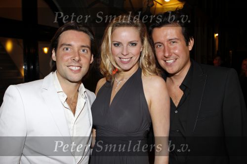 Amsterdam 11 oktober 2010
Premiere Hurricane van Hans Klok in Carre.Oscar  Renzo en Mara Kazan
Peter Smulders bv