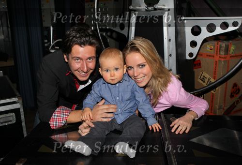 Helmond, 24 Oktober 2010
Fotosessie van de Familie Kazan
Renzo Kazan met zijn vrouw Mara Kazan en hun zoontje
Foto Peter Smulders BV