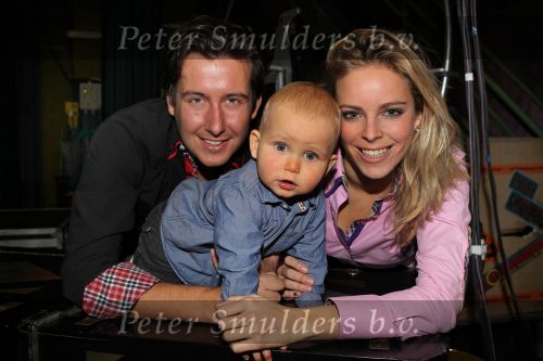 Helmond, 24 Oktober 2010
Fotosessie van de Familie Kazan
Renzo Kazan met zijn vrouw Mara Kazan en hun zoontje Kian Kazan
Foto Peter Smulders BV