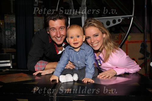 Helmond, 24 Oktober 2010
Fotosessie van de Familie Kazan
Renzo Kazan met zijn vrouw Mara Kazan en hun zoontje Kian Kazan
Foto Peter Smulders BV