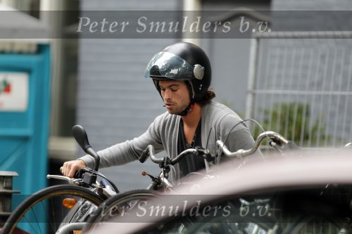 Amsterdam 23 september 2010
Rick Brandsteder gaat op zijn motor op bezoek bij Bridget Maasland.
Peter Smulders bv