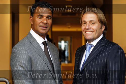 Amsterdam 11 oktober 2010
Ruud Gullit en Rob Witschge bij de society shop.
Peter Smulders bv