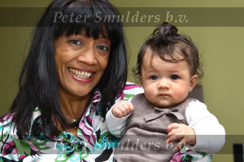 Delft, 17 September 2010
Rosy Pereira ( van het vroegere duo Rosy en Andres )
met haar dochter Shakira en kleindochter Amisa Alejandra
Foto Peter Smulders BV