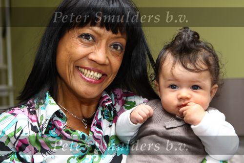 Delft, 17 September 2010
Rosy Pereira ( van het vroegere duo Rosy en Andres )
met haar dochter Shakira en kleindochter Amisa Alejandra
Foto Peter Smulders BV