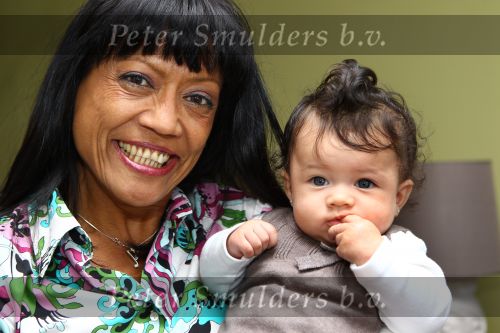 Delft, 17 September 2010
Rosy Pereira ( van het vroegere duo Rosy en Andres )
met haar dochter Shakira en kleindochter Amisa Alejandra
Foto Peter Smulders BV
