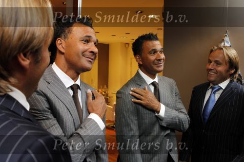 Amsterdam 11 oktober 2010
Ruud Gullit en Rob Witschge bij de society shop.
Peter Smulders bv
