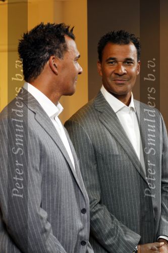 Amsterdam 11 oktober 2010
Ruud Gullit en Rob Witschge bij de society shop.
Peter Smulders bv