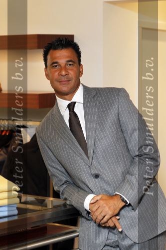 Amsterdam 11 oktober 2010
Ruud Gullit en Rob Witschge bij de society shop.
Peter Smulders bv