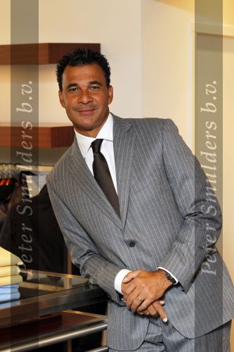 Amsterdam 11 oktober 2010
Ruud Gullit en Rob Witschge bij de society shop.
Peter Smulders bv