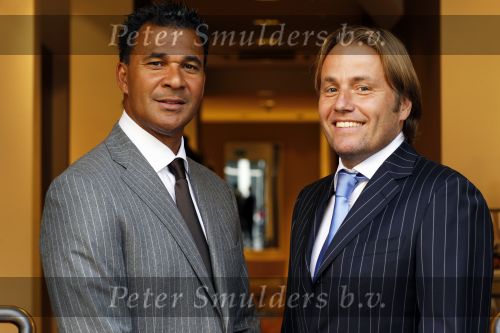 Amsterdam 11 oktober 2010
Ruud Gullit en Rob Witschge bij de society shop.
Peter Smulders bv