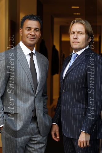 Amsterdam 11 oktober 2010
Ruud Gullit en Rob Witschge bij de society shop.
Peter Smulders bv