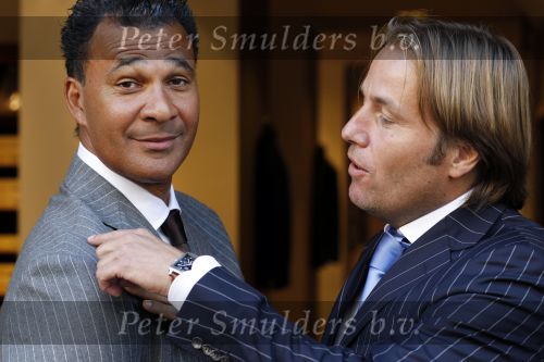 Amsterdam 11 oktober 2010
Ruud Gullit en Rob Witschge bij de society shop.
Peter Smulders bv