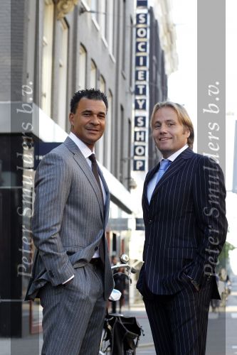 Amsterdam 11 oktober 2010
Ruud Gullit en Rob Witschge bij de society shop.
Peter Smulders bv