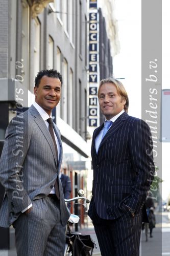 Amsterdam 11 oktober 2010
Ruud Gullit en Rob Witschge bij de society shop.
Peter Smulders bv