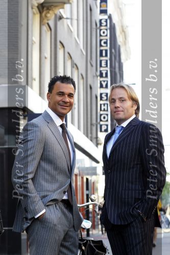 Amsterdam 11 oktober 2010
Ruud Gullit en Rob Witschge bij de society shop.
Peter Smulders bv