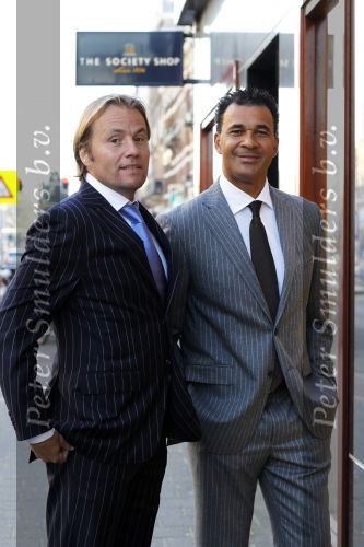 Amsterdam 11 oktober 2010
Ruud Gullit en Rob Witschge bij de society shop.
Peter Smulders bv