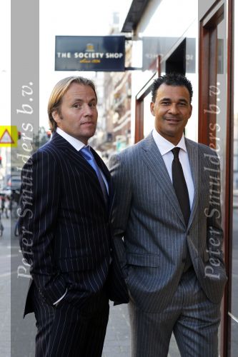 Amsterdam 11 oktober 2010
Ruud Gullit en Rob Witschge bij de society shop.
Peter Smulders bv
