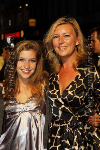 Amsterdam 29 juni 2010
Premiere Eclipse in Tuschinski. Saskia Noort met dochter
Peter Smulders bv