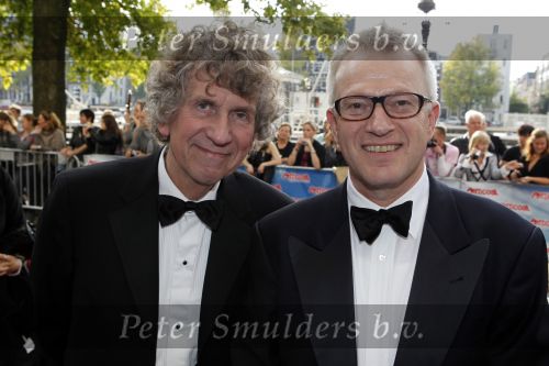 Amsterdam 3 oktober 2010
Premiere Petticoat in Carre. Seth Gaaikema met partner
Peter Smulders bv