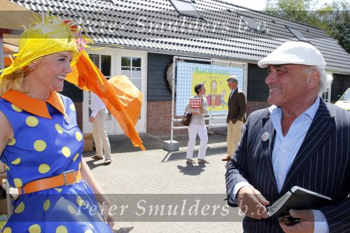 Middenmeer 16 juni 2010
Presentatie kinderboek Sonja Bakker. Ze kwam samen met haar kinderen/zoons met een helicopter aan. Rik felderhof was ook aanwezig.
Peter Smulders bv