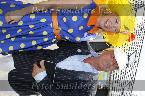 Middenmeer 16 juni 2010
Presentatie kinderboek Sonja Bakker. Ze kwam samen met haar kinderen/zoons met een helicopter aan. Rik felderhof was ook aanwezig.
Peter Smulders bv