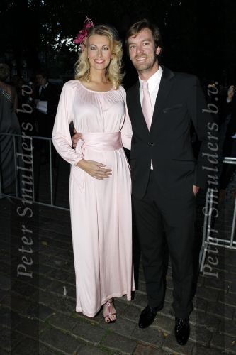 Amsterdam 29 september 2010
Pink Ribbon gala in de westerkerk. Susan Smit zwanger met vriend
Peter Smulders bv