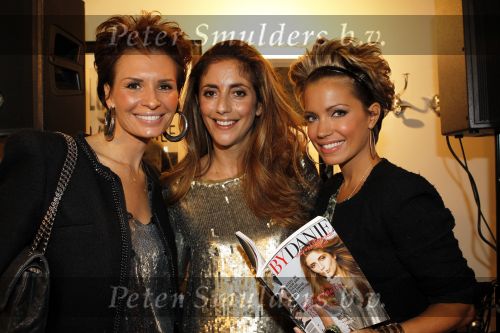 Amsterdam 11 oktober 2010
Presentatie tijdschrift Danie Bles in het World fashion center. Sylvie v d Vaart en Leontien Borsato
Peter Smulders bv