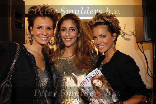 Amsterdam 11 oktober 2010
Presentatie tijdschrift Danie Bles in het World fashion center. Sylvie v d Vaart en Leontien Borsato
Peter Smulders bv