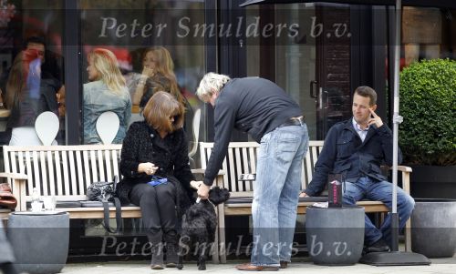 Amsterdam 24 september 2010
Tom Egbers en janke Dekker met hun hond.
Peter Smulders bv