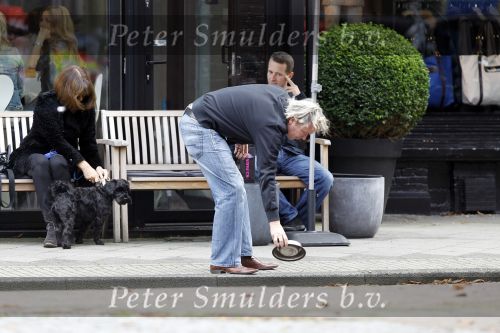 Amsterdam 24 september 2010
Tom Egbers en janke Dekker met hun hond.
Peter Smulders bv