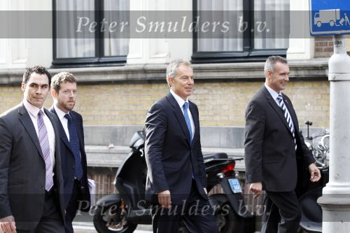 Amsterdam 12 oktober 2010
Tony en Cherie Blair verlaten het Amstel Hotel met ongelofelijk veel beveiliging
Peter Smulders bv