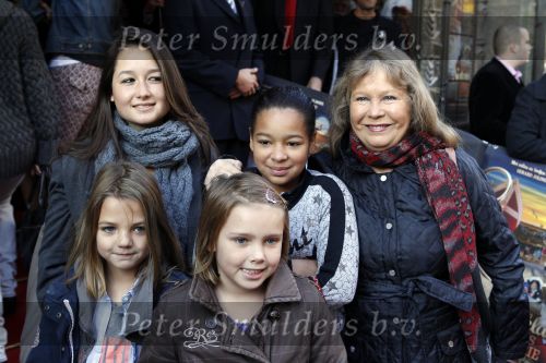 Amsterdam 10 oktober 2010
Premiere film van Sinterklaas in Tuschinski. Wieteke v Dort met kleinkinderen
Peter Smulders bv